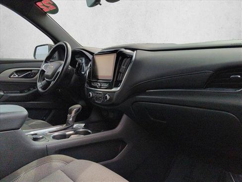 Used 2022 Chevrolet Traverse LT FWD image 22