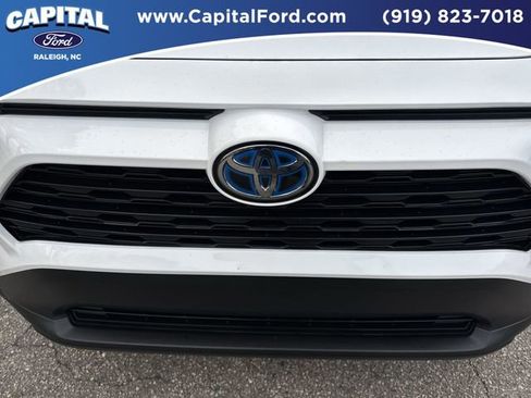Used 2023 Toyota RAV4 XLE w/ Convenience Package image 10