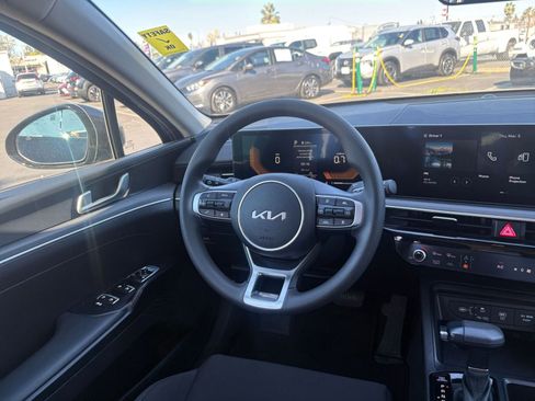Used 2025 Kia K5 LXS image 33