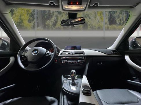 Used 2018 BMW 320i xDrive 320i xDrive image 23