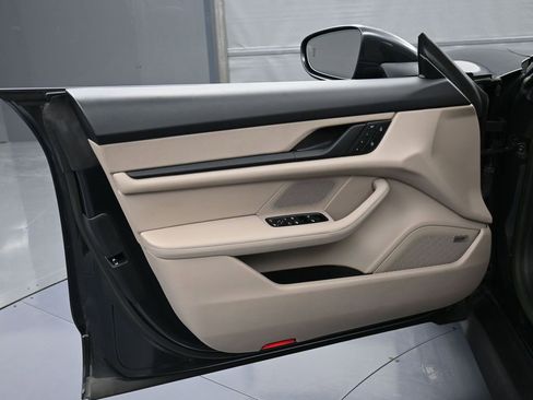 Certified 2022 Porsche Taycan image 15