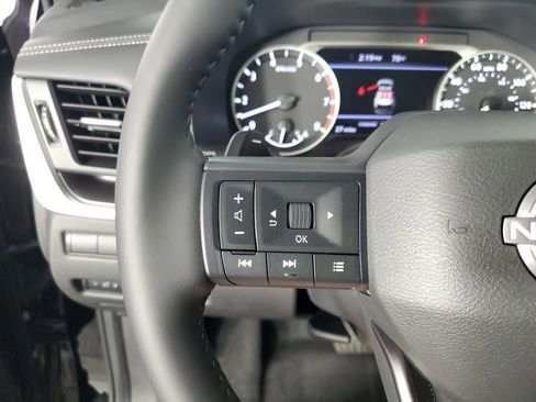 Used 2025 Nissan Rogue SV FWD image 26