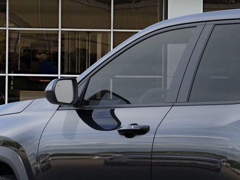 New 2026 Chevrolet Equinox LT w/ Convenience Package II image 12