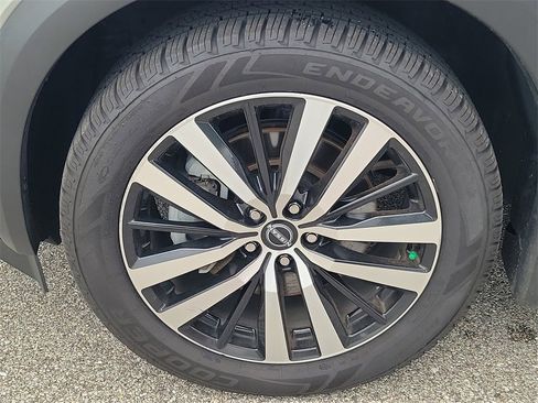 Used 2024 Nissan Pathfinder Platinum w/ Cargo Package image 11