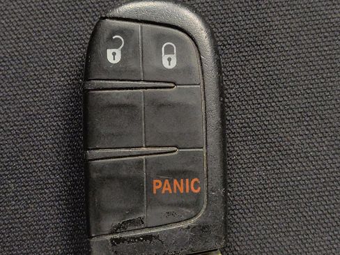 Used 2018 Jeep Compass Sport image 32