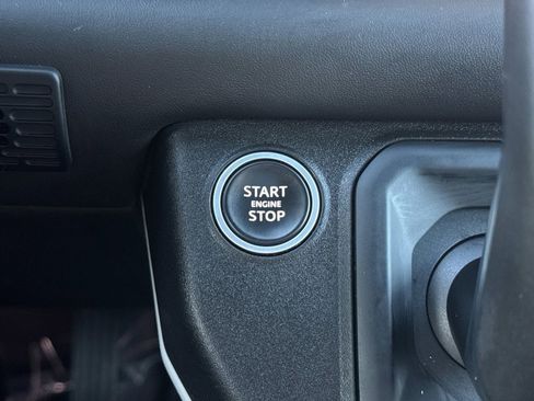 Used 2021 Land Rover Defender 110 X-Dynamic HSE image 32