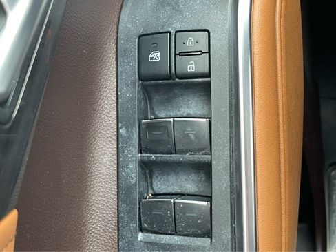 Used 2021 Toyota Highlander Platinum image 19