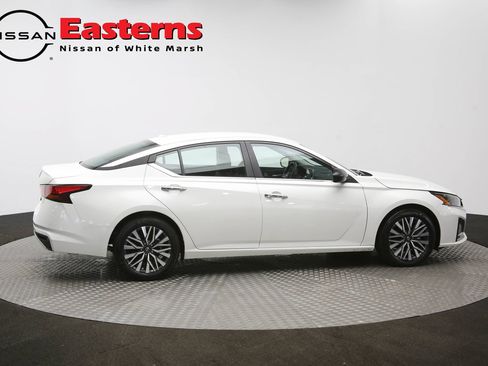 Used 2025 Nissan Altima 2.5 SV FWD image 34