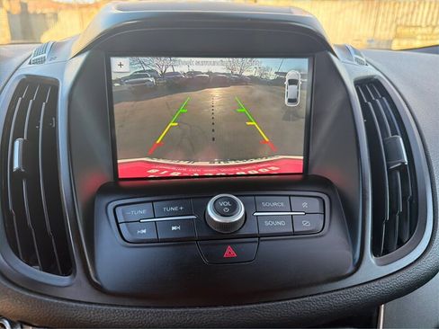 Used 2019 Ford Escape SEL image 22