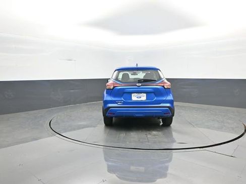 Used 2023 Nissan Kicks S FWD image 6