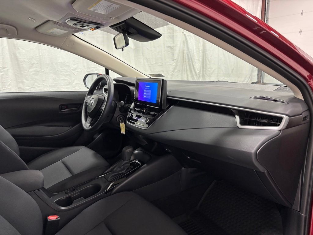 Used 2026 Toyota Corolla LE FWD image 59