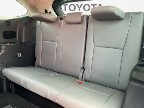 Used 2026 Toyota Highlander XLE AWD/4WD image 24