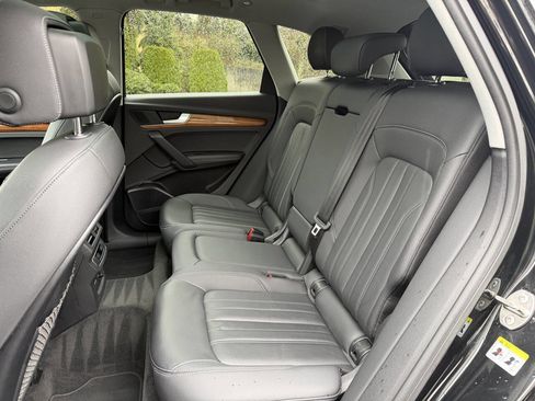 Used 2021 Audi Q5 e Premium Plus w/ Premium Plus Package image 27