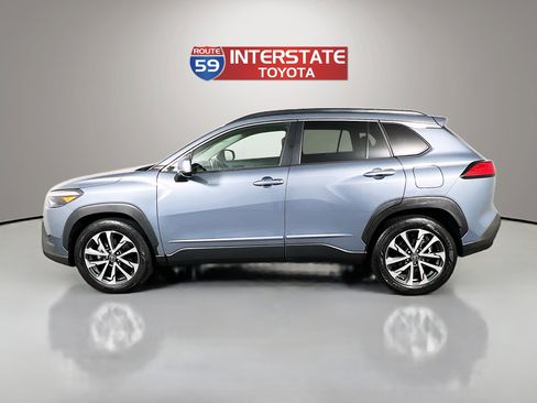 Used 2023 Toyota Corolla Cross XLE w/ Convenience Package AWD/4WD image 4