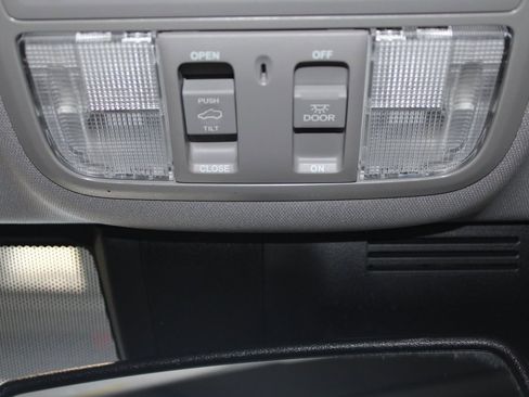 Used 2022 Honda CR-V Touring image 37