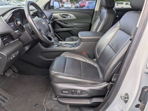 Used 2020 Chevrolet Traverse LT FWD image 15