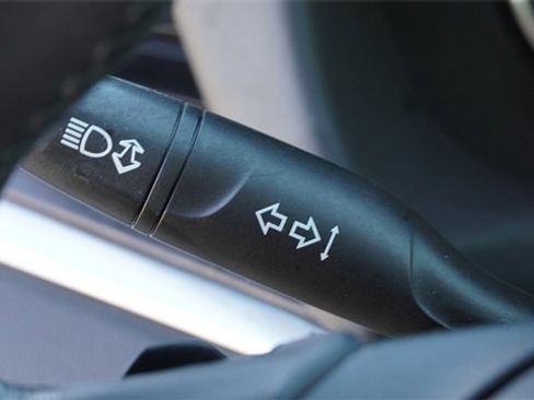 Used 2019 Buick Enclave Essence w/ LPO, Sport Appearance Package image 32