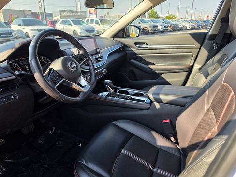 Used 2024 Nissan Altima 2.5 SR FWD image 9