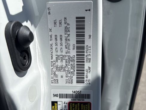 Used 2025 Toyota Tundra Platinum AWD/4WD image 40