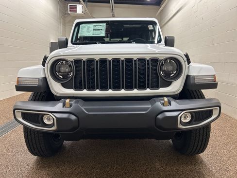 New 2026 Jeep Gladiator Sport AWD/4WD image 6