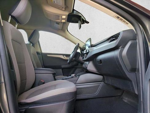 Used 2020 Ford Escape SE image 18