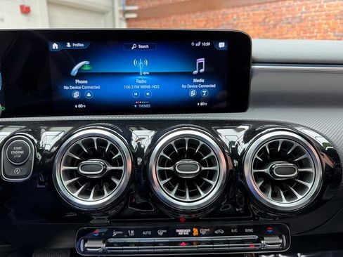 Used 2022 Mercedes-Benz A 220 4MATIC image 19