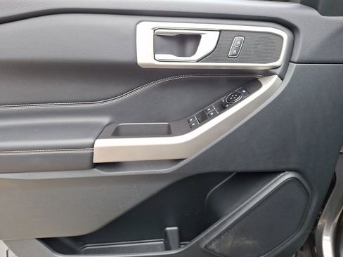 Certified 2023 Ford Explorer XLT image 15