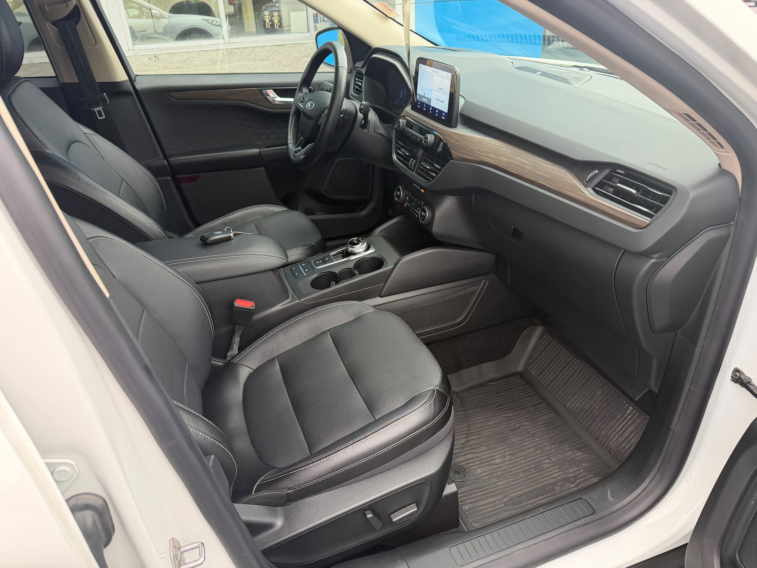 Used 2020 Ford Escape Titanium AWD/4WD image 6