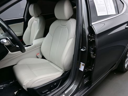 Certified 2024 Genesis G70 2.5T image 12