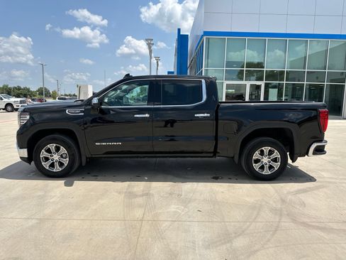 Used 2025 GMC Sierra 1500 SLT RWD image 2