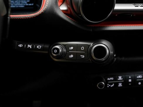 Used 2019 Ferrari 812 Superfast RWD image 32