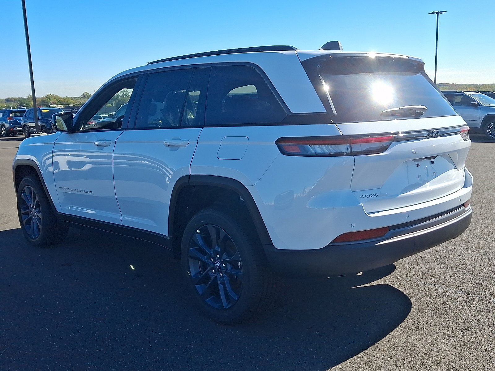 New 2026 Jeep Grand Cherokee Limited AWD/4WD image 3
