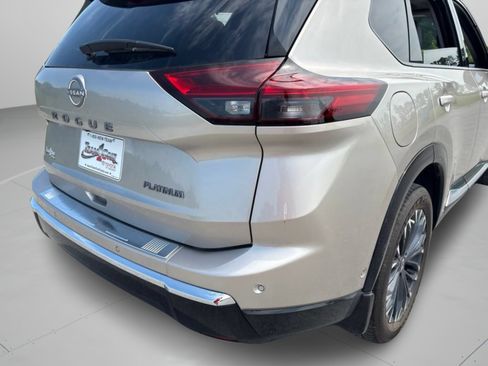 Used 2025 Nissan Rogue Platinum w/ Platinum Premium Package FWD image 27