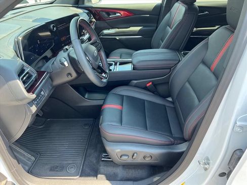 Used 2025 Chevrolet Traverse RS AWD/4WD image 11