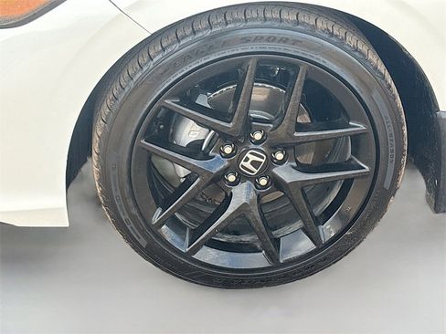 Used 2025 Honda Civic Sport image 28
