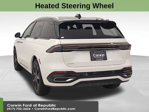 Used 2024 Lincoln Nautilus Reserve w/ Equipment Group 202A image 7