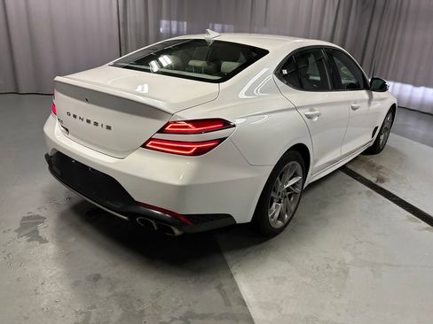 Used 2022 Genesis G70 2.0T image 7