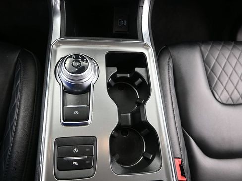 Used 2024 Ford Edge Titanium AWD/4WD image 19