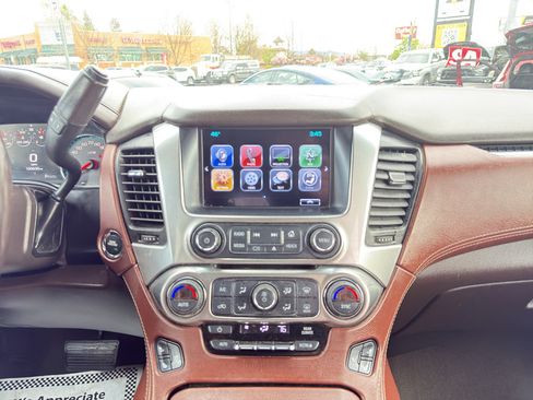 Used 2017 Chevrolet Suburban Premier AWD/4WD image 25