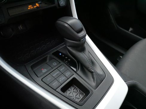 Certified 2025 Toyota RAV4 XLE AWD/4WD image 24