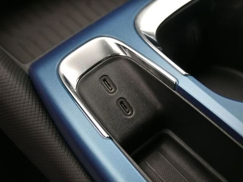 New 2026 Chevrolet Equinox EV LT image 32