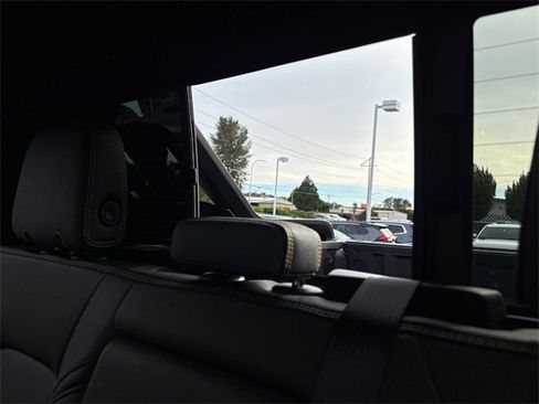 New 2025 Chevrolet Colorado ZR2 w/ Midnight Edition image 34