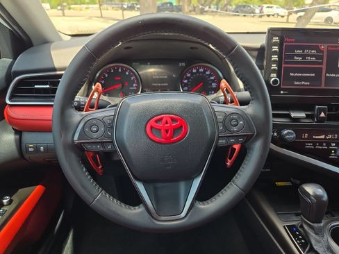 Used 2022 Toyota Camry XSE FWD image 13