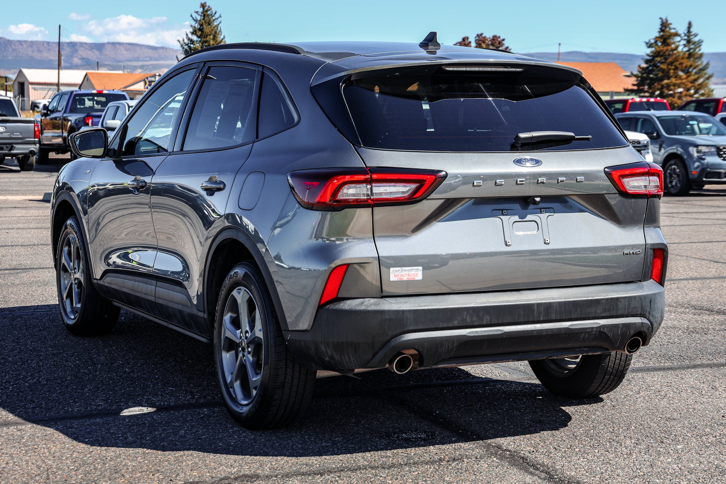 Used 2025 Ford Escape ST-Line Select AWD/4WD image 6