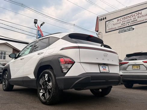 Used 2024 Hyundai Kona SEL FWD image 8