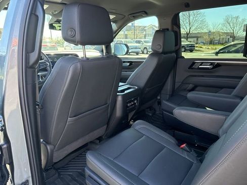 Used 2026 Chevrolet Tahoe Z71 w/ Comfort Package AWD/4WD image 24