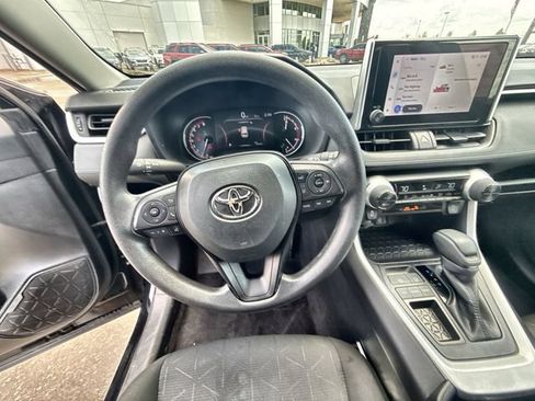 Used 2025 Toyota RAV4 XLE FWD image 14