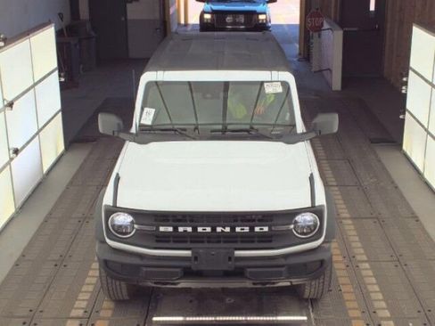 Used 2025 Ford Bronco Big Bend image 2