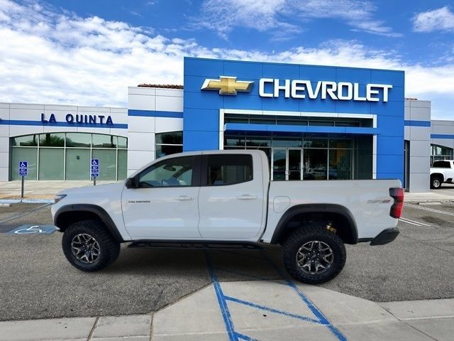 Used 2025 Chevrolet Colorado ZR2 w/ Technology Package AWD/4WD image 5