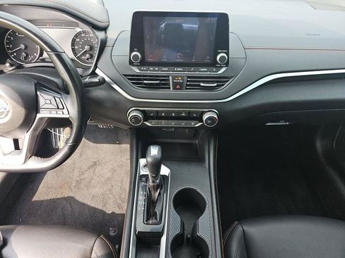 Used 2020 Nissan Altima 2.5 SR w/ Premium Package FWD image 9